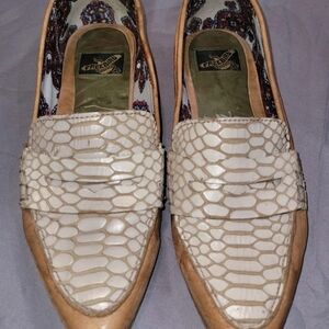 Freebird by Steven Cream and Tan Flats